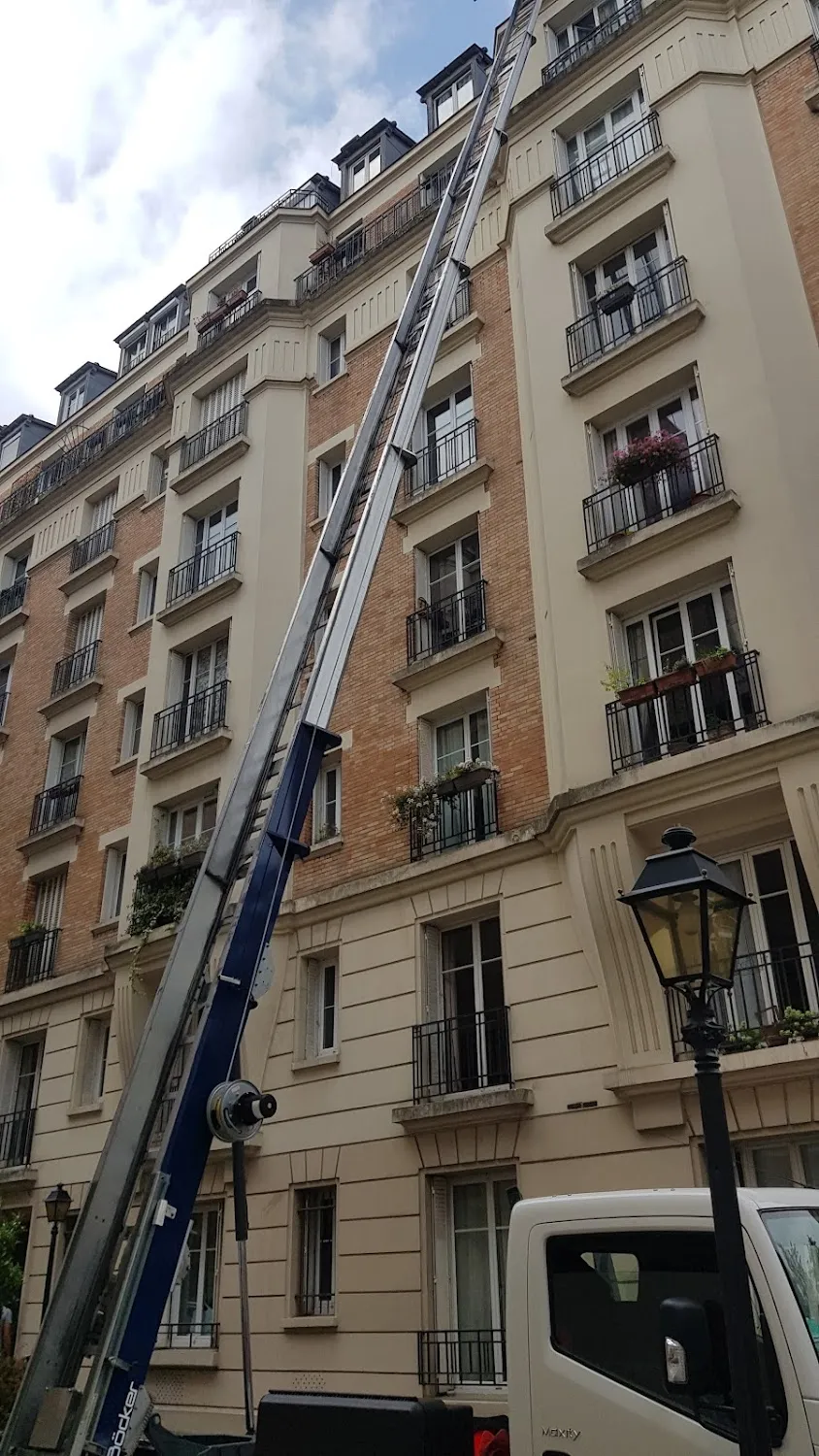 Location Monte Meubles TDK