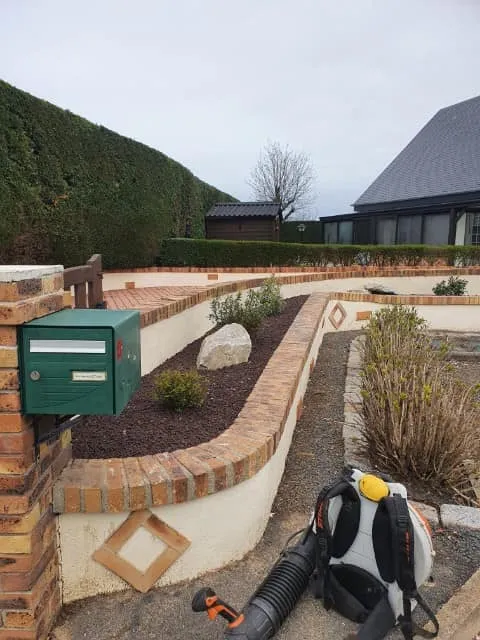 Steinmetz Paysagiste Quincampoix 76 | Élagage, Abattage, Création de Jardins, Dallage, Clôture, Gazon de placage, Terrasse