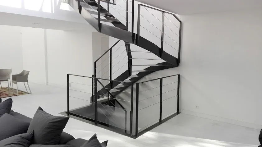 Steel Contemporain